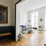 Luxurious Getaway Just Steps From Place Vendome