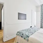 Luxurious Getaway Just Steps From Place Vendome