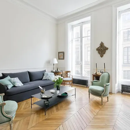 Apartment Luxurious Getaway Just Steps From Place Vendome