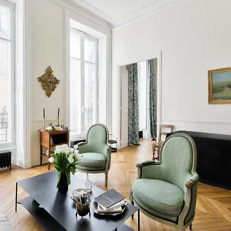 Appartamento Luxurious Getaway Just Steps From Place Vendome Parigi